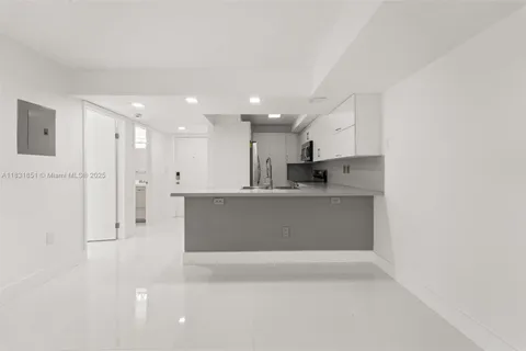 4720 NW 102nd Ave # 21, Doral FL 33178