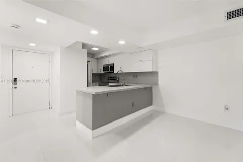4720 NW 102nd Ave # 21, Doral FL 33178