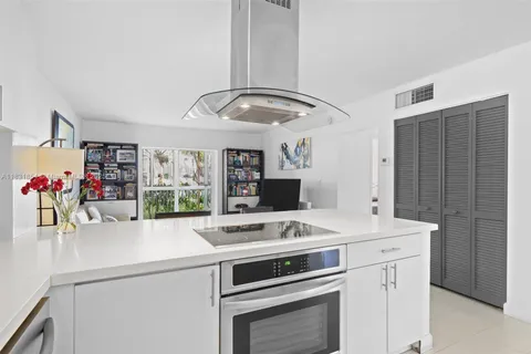 240 Galen Drive # 109, Key Biscayne FL 33149
