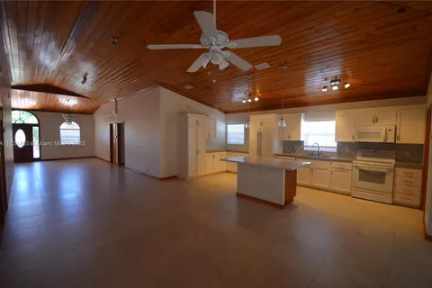 4625 SW 1st St, Miami FL 33134