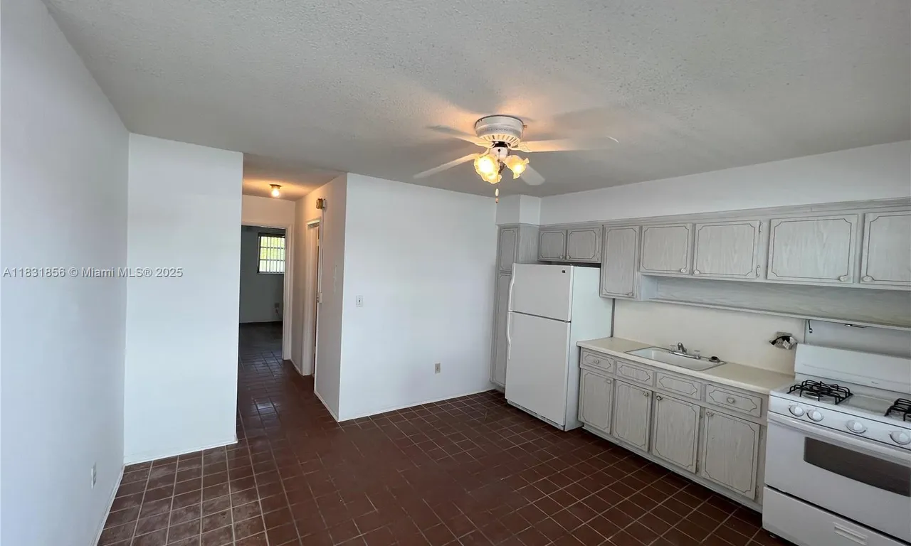 524 Washington Ave # 311, Miami Beach FL 33139
