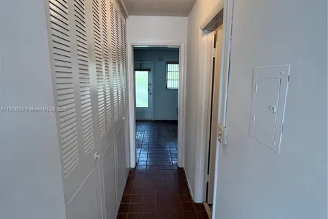 524 Washington Ave # 311, Miami Beach FL 33139