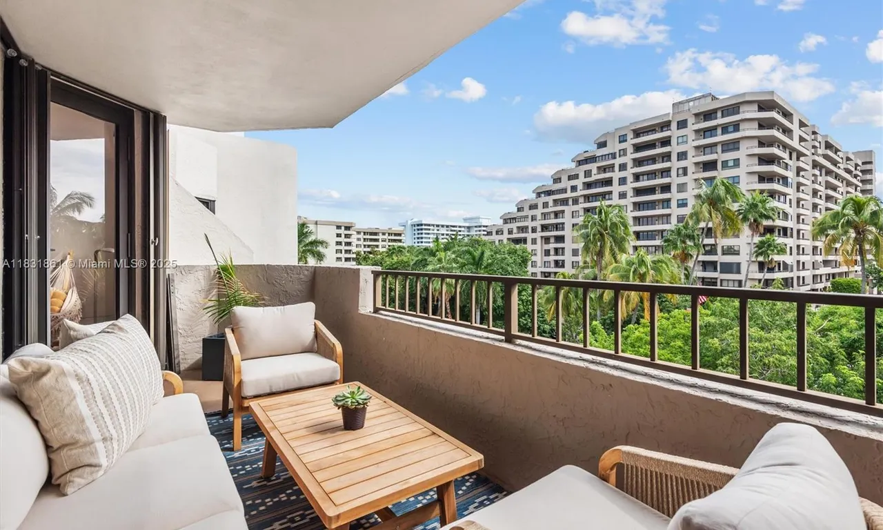 161 Crandon Blvd # 412, Key Biscayne FL 33149