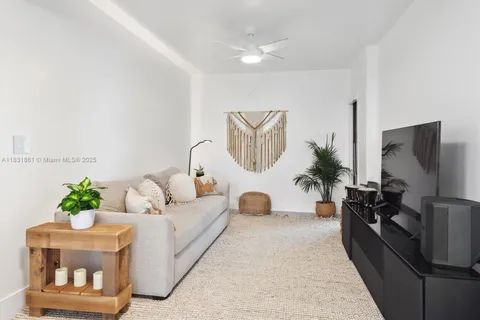 161 Crandon Blvd # 412, Key Biscayne FL 33149