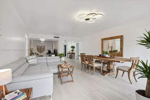 161 Crandon Blvd # 412, Key Biscayne FL 33149