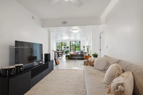 161 Crandon Blvd # 412, Key Biscayne FL 33149