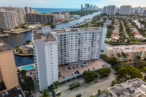 137 Golden Isles Dr # 709, Hallandale Beach FL 33009