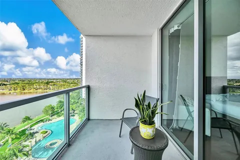 2681 N Flamingo Rd # 1103S, Sunrise FL 33323