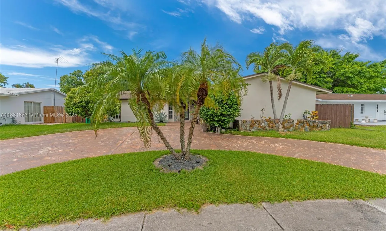 10600 SW 199th St, Cutler Bay FL 33157