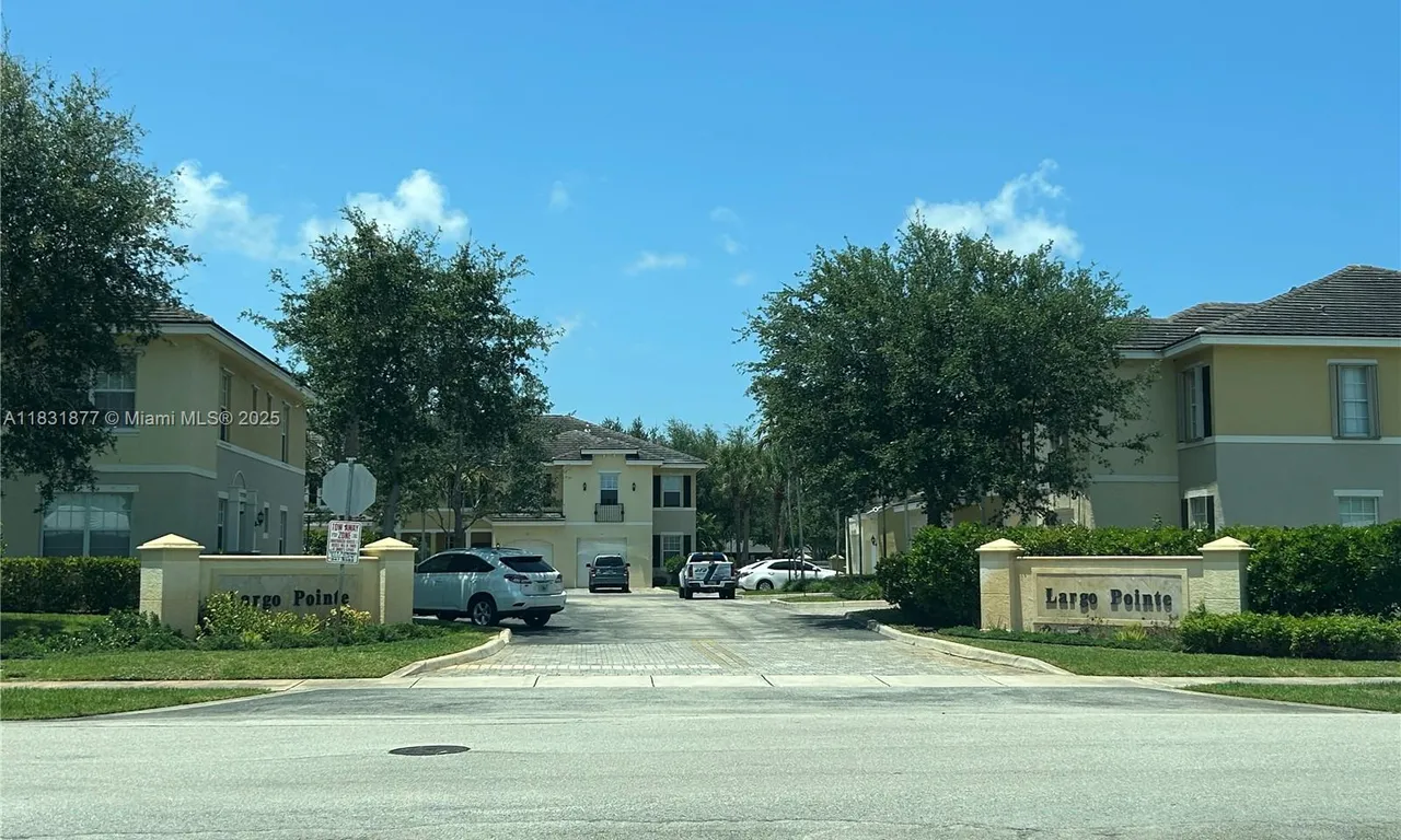 3 Largo Way, Boynton Beach FL 33426