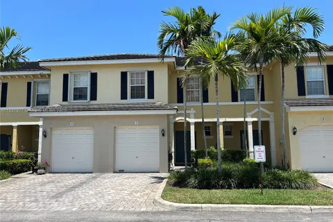 3 Largo Way, Boynton Beach FL 33426
