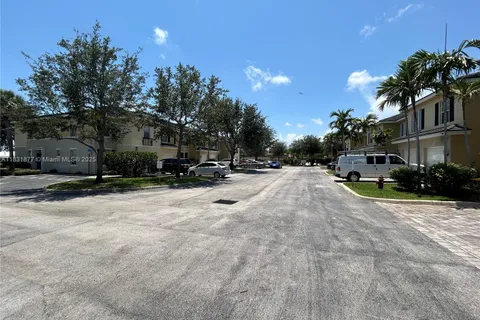 3 Largo Way, Boynton Beach FL 33426