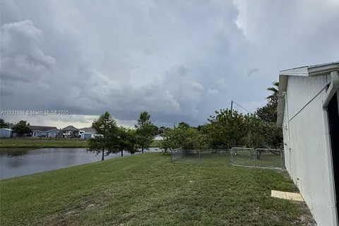 135 SW Felix Ave, Port St. Lucie FL 34953