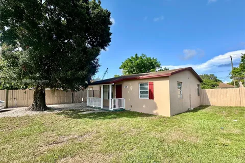 820 NW 4th Ave, Fort Lauderdale FL 33311