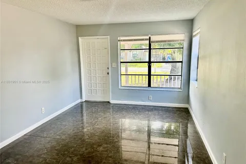 820 NW 4th Ave, Fort Lauderdale FL 33311
