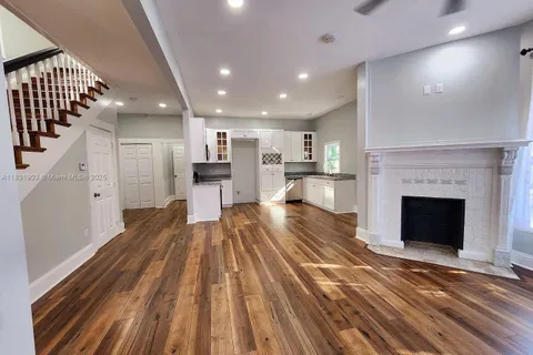 129 E 5TH ST, Jacksonville FL 32206