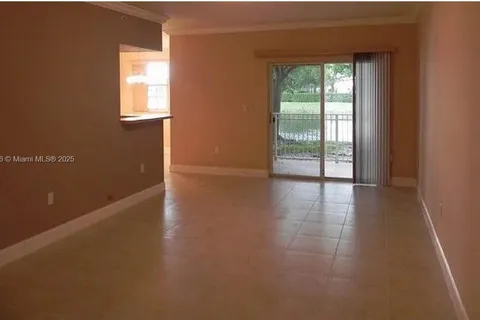 160 SW 117th Ter # 6102, Pembroke Pines FL 33025
