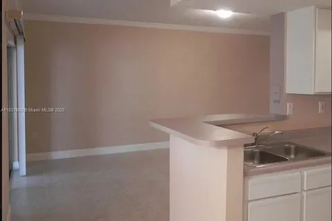 160 SW 117th Ter # 6102, Pembroke Pines FL 33025