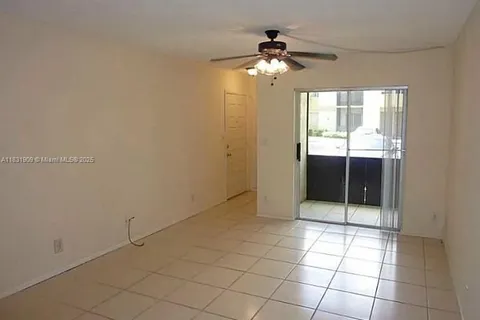 514 Gardens Dr # 101, Pompano Beach FL 33069