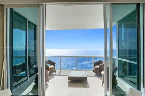 18101 Collins Ave # 4206, Sunny Isles Beach FL 33160