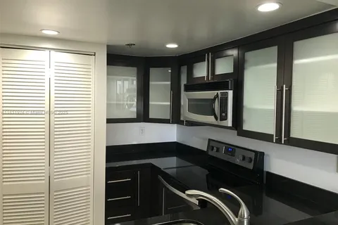 540 BRICKELL KEY DR # 1002, Miami FL 33131