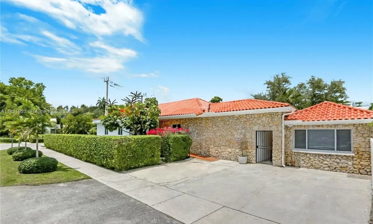 2298 SW 16th Ave, Miami FL 33145