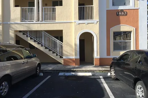 1663 SE 29th St # 109, Homestead FL 33035
