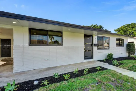 212 SW 11th Ave, Dania Beach FL 33004