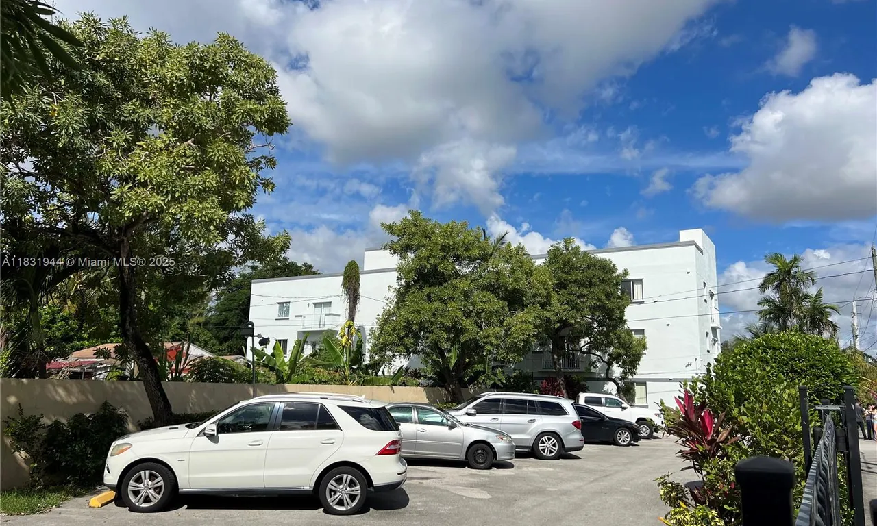 7516 NE 1st Ave # 303, Miami FL 33138