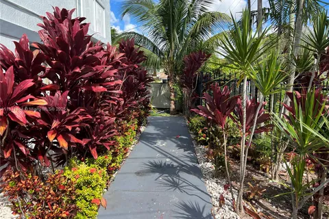7516 NE 1st Ave # 303, Miami FL 33138