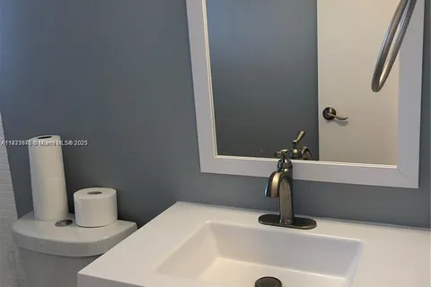 2200 Park Ln # 209, Hollywood FL 33021