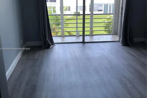 2200 Park Ln # 209, Hollywood FL 33021