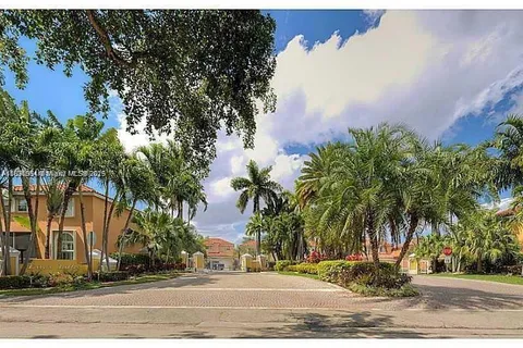 1734 Royal Palm Way, Hollywood FL 33020