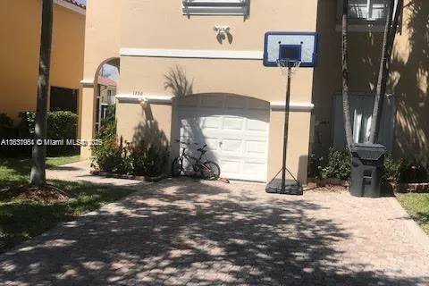 1734 Royal Palm Way, Hollywood FL 33020