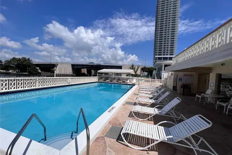 1817 S Ocean Dr # 426, Hallandale Beach FL 33009