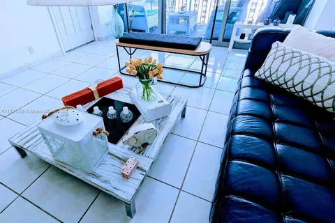 2655 Collins Ave # 1505, Miami Beach FL 33140