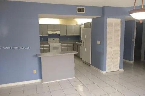 9665 Riverside Dr # I1, Coral Springs FL 33071