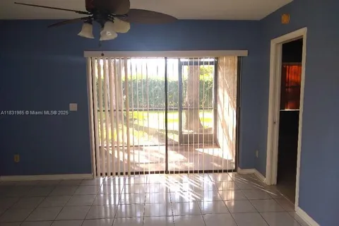 9665 Riverside Dr # I1, Coral Springs FL 33071