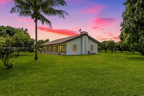 14025 SW 208th St, Miami FL 33177