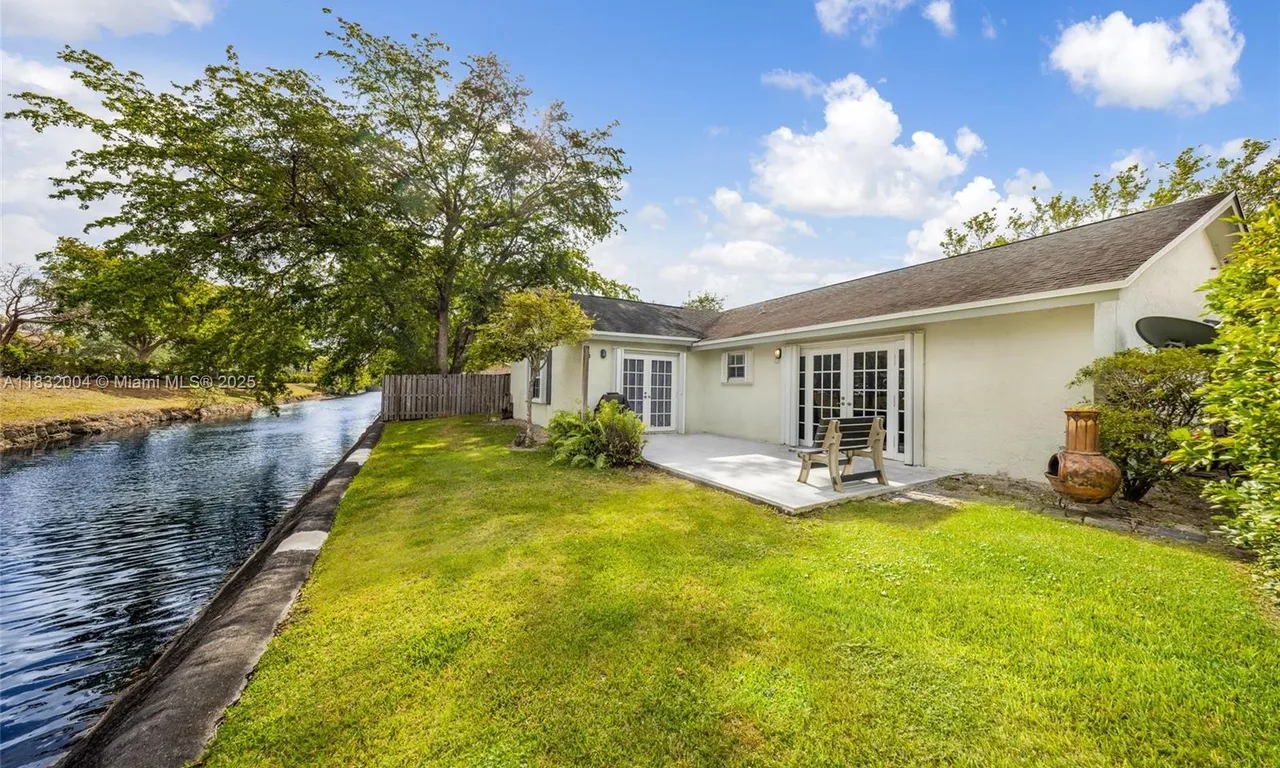 8031 NW 47th Ct, Lauderhill FL 33351