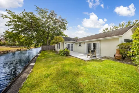 8031 NW 47th Ct, Lauderhill FL 33351