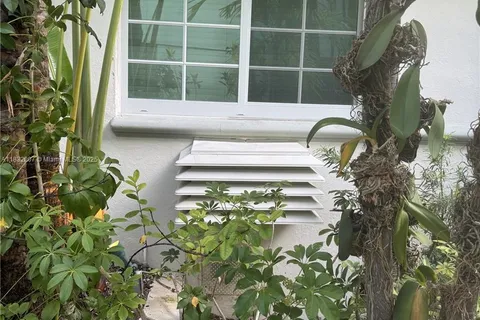 349 Meridian Ave # B105, Miami Beach FL 33139