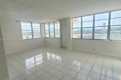 2025 NE 164th St # 416, North Miami Beach FL 33162