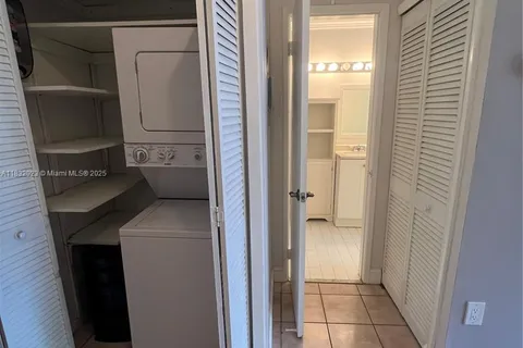 8911 SW 123rd Ct # 212, Miami FL 33186