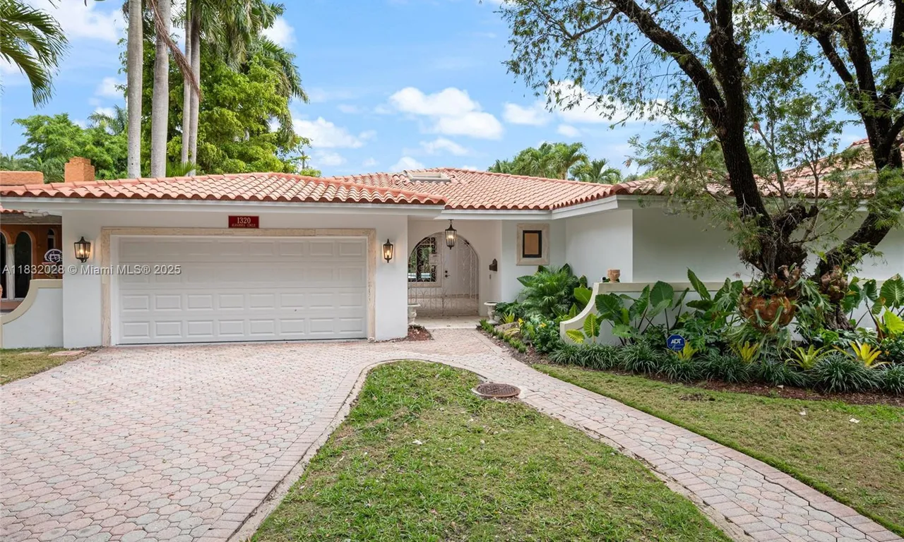 1320 Alhambra Cir, Coral Gables FL 33134