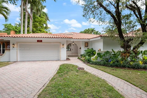 1320 Alhambra Cir, Coral Gables FL 33134