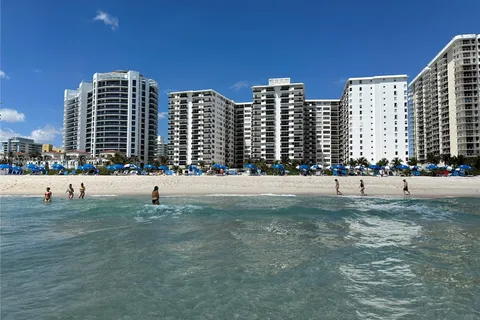 6039 Collins Ave # 1737, Miami Beach FL 33140