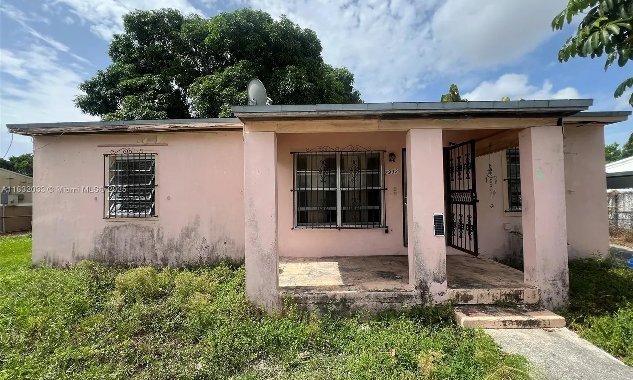 2932 NW 159th St, Miami Gardens FL 33054