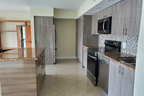 1301 NE 7th St # 318, Hallandale Beach FL 33009