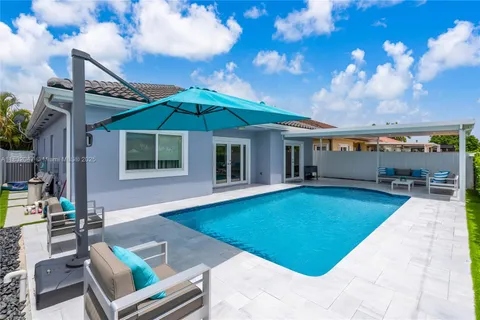 22615 SW 102nd Ct, Cutler Bay FL 33190